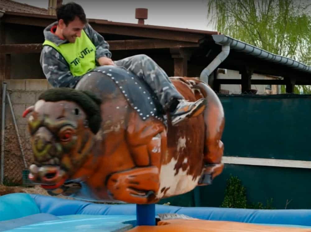 Prueba de toro mecánico de gymkana en Logroño